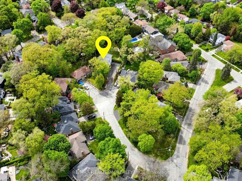 Photo 5 at 8 Breezewood Drive, Queensway, Toronto