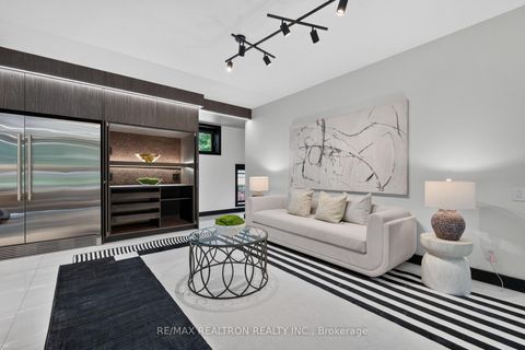 Photo 15 at 8 Breezewood Drive, Queensway, Toronto
