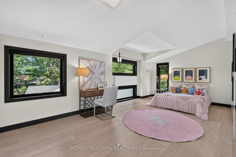 Photo 32 at 8 Breezewood Drive, Queensway, Toronto