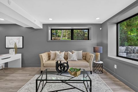 Photo 34 at 8 Breezewood Drive, Queensway, Toronto