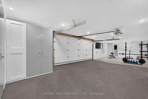 Photo 37 at 8 Breezewood Drive, Queensway, Toronto
