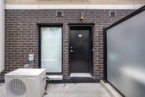 Photo 4 at 120 - 500 Kingbird Grove, Rouge E11, Toronto