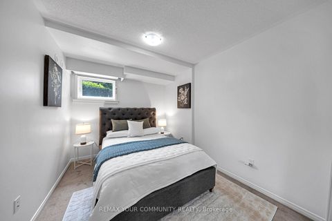 Photo 19 at 120 - 500 Kingbird Grove, Rouge E11, Toronto