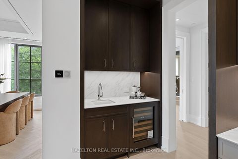 Photo 10 at 205 - 77 Clarendon Avenue, Casa Loma, Toronto