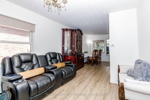 Photo 9 at 14 Spears Street, Smythe, Toronto