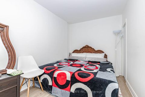 Photo 14 at 14 Spears Street, Smythe, Toronto