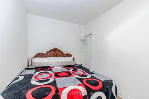 Photo 15 at 14 Spears Street, Smythe, Toronto