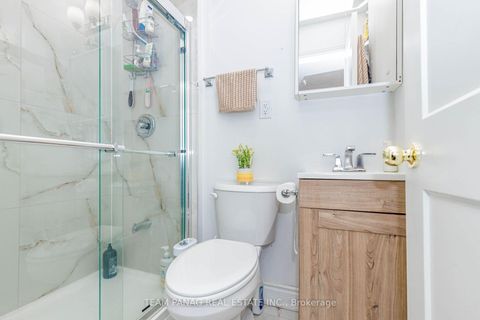 Photo 18 at 14 Spears Street, Smythe, Toronto