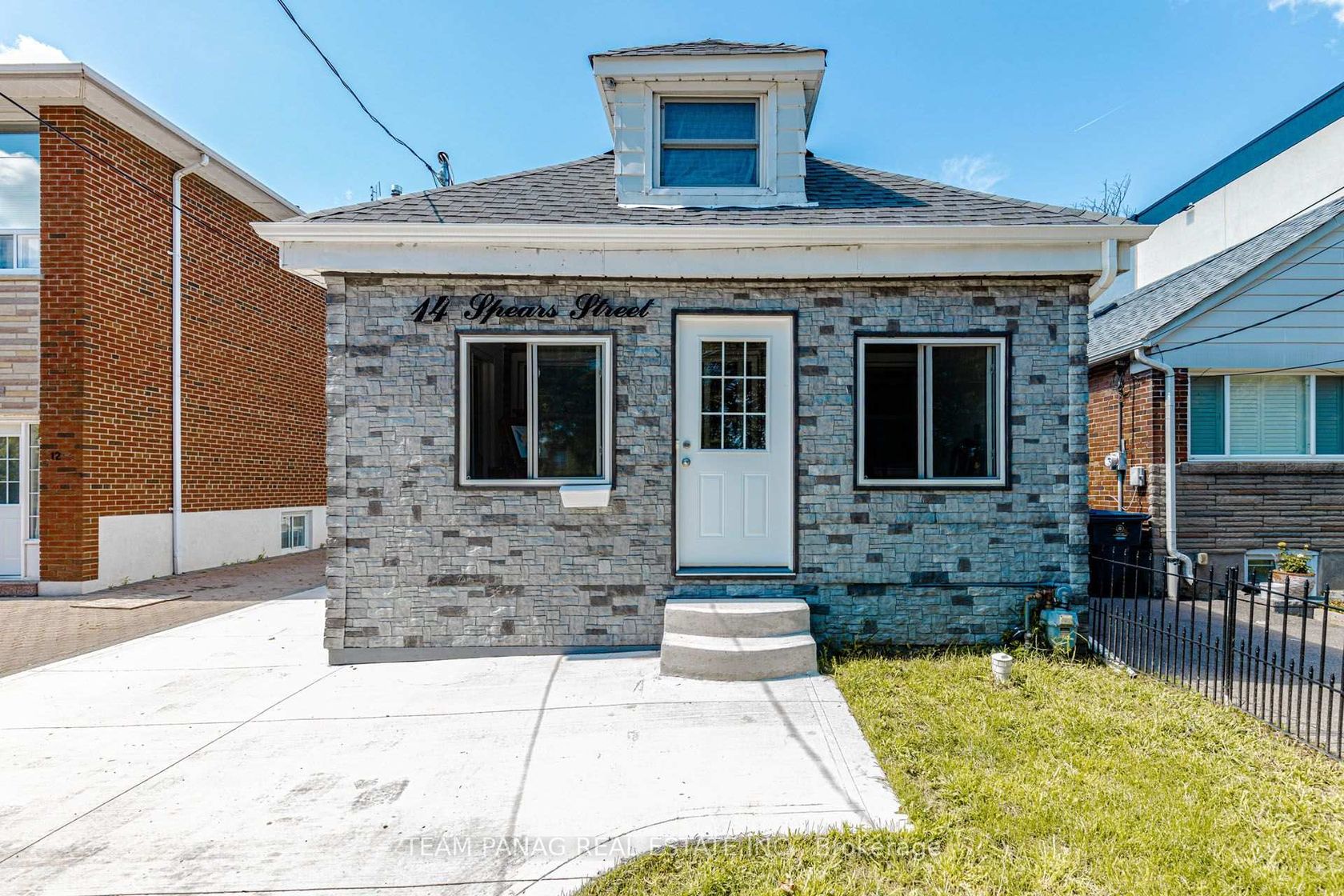 14 Spears Street, Smythe, Toronto 