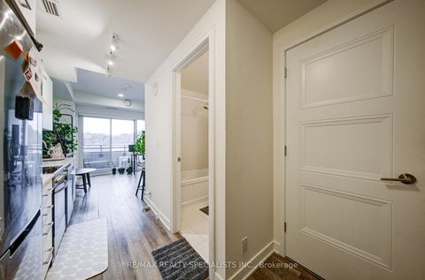 Photo 4 at 505 - 1 Neighbourhood Lane, Queensway, Toronto