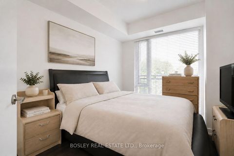 Photo 9 at 209 - 223 St Clair Avenue, Casa Loma, Toronto