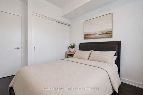 Photo 10 at 209 - 223 St Clair Avenue, Casa Loma, Toronto