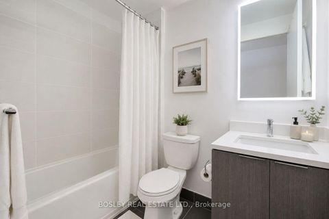 Photo 11 at 209 - 223 St Clair Avenue, Casa Loma, Toronto