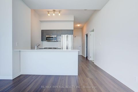 Photo 9 at 4903 - 832 Bay Street, Bay Street Corridor, Toronto