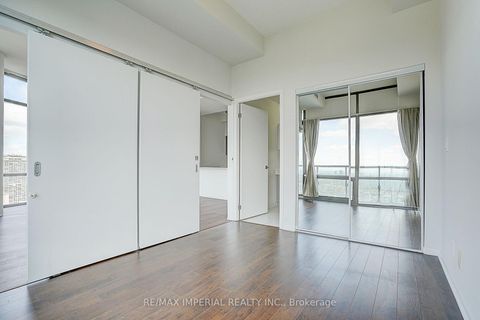 Photo 19 at 4903 - 832 Bay Street, Bay Street Corridor, Toronto