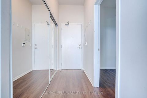 Photo 22 at 4903 - 832 Bay Street, Bay Street Corridor, Toronto
