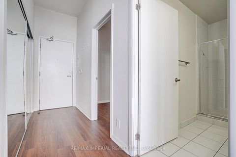 Photo 23 at 4903 - 832 Bay Street, Bay Street Corridor, Toronto