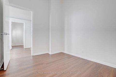 Photo 25 at 4903 - 832 Bay Street, Bay Street Corridor, Toronto