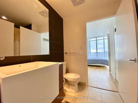 Photo 12 at 4011 - 21 Iceboat Terrace, Waterfront Communities C1, Toronto