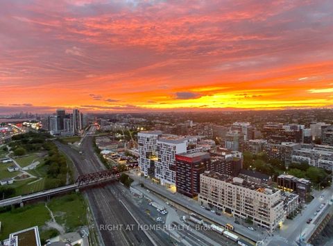 Photo 16 at 4011 - 21 Iceboat Terrace, Waterfront Communities C1, Toronto