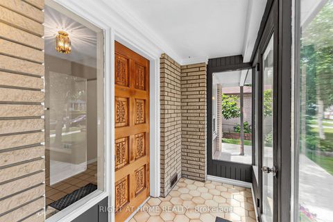 Photo 2 at 12 Candlewood Crescent, York University Heights, Toronto