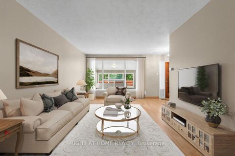 Photo 5 at 12 Candlewood Crescent, York University Heights, Toronto