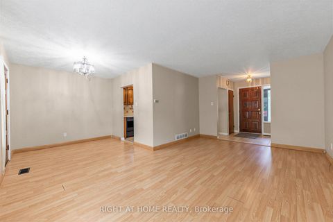 Photo 6 at 12 Candlewood Crescent, York University Heights, Toronto