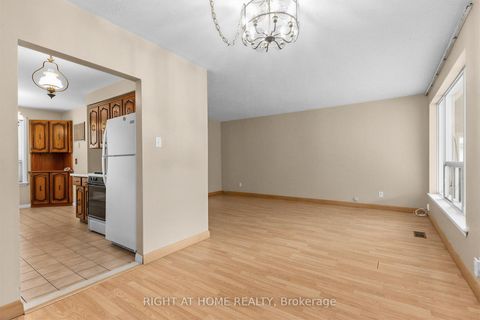 Photo 8 at 12 Candlewood Crescent, York University Heights, Toronto