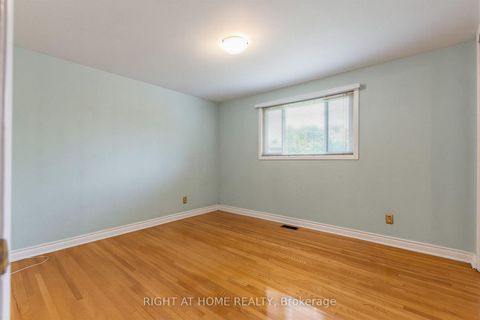 Photo 16 at 12 Candlewood Crescent, York University Heights, Toronto