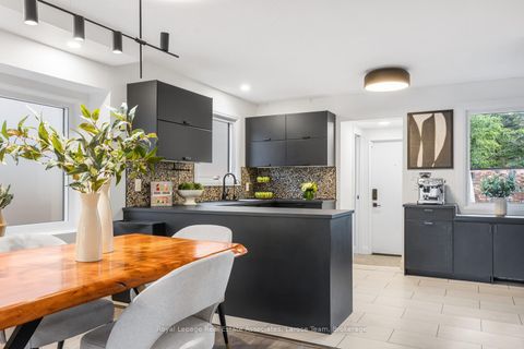Photo 9 at 28 Thirtieth Street, Long Branch, Toronto