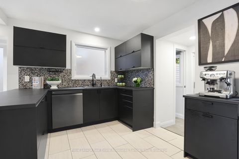 Photo 10 at 28 Thirtieth Street, Long Branch, Toronto