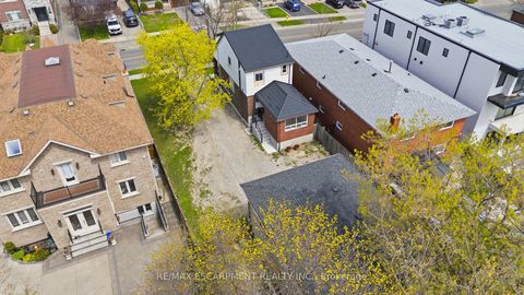Photo 4 at 1049 Glencairn Avenue, Glen Park, Toronto