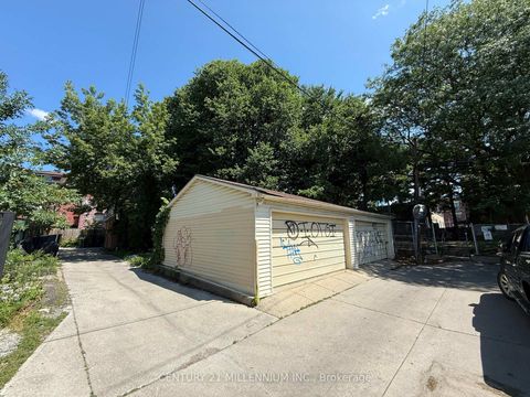 Photo 1 at 275R Lansdowne Avenue, Little Portugal, Toronto