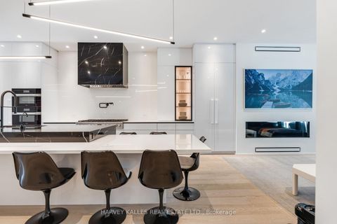 Photo 3 at 40 Thelma Avenue, Forest Hill South, Toronto