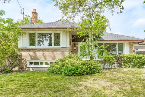 Photo 2 at 54 Charlemont Crescent, Sullivan, Toronto