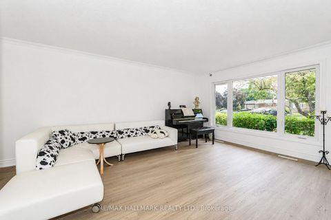 Photo 6 at 54 Charlemont Crescent, Sullivan, Toronto