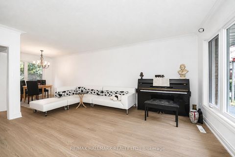 Photo 9 at 54 Charlemont Crescent, Sullivan, Toronto