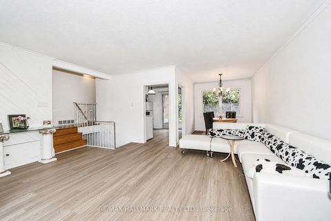 Photo 10 at 54 Charlemont Crescent, Sullivan, Toronto