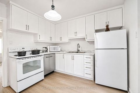 Photo 14 at 54 Charlemont Crescent, Sullivan, Toronto