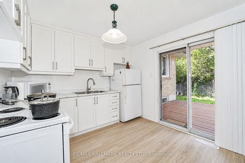 Photo 15 at 54 Charlemont Crescent, Sullivan, Toronto