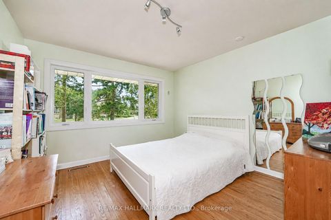 Photo 16 at 54 Charlemont Crescent, Sullivan, Toronto