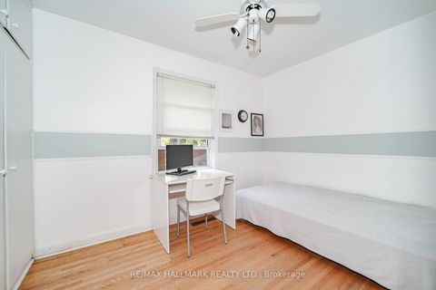 Photo 18 at 54 Charlemont Crescent, Sullivan, Toronto