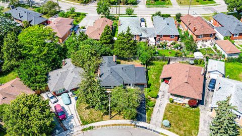 Photo 33 at 54 Charlemont Crescent, Sullivan, Toronto