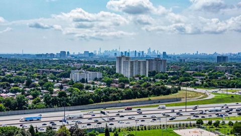 Photo 35 at 54 Charlemont Crescent, Sullivan, Toronto