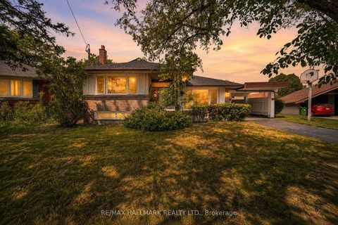 Photo 37 at 54 Charlemont Crescent, Sullivan, Toronto