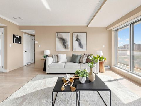 Photo 3 at 701 - 1818 Bayview Avenue, Mount Pleasant East, Toronto