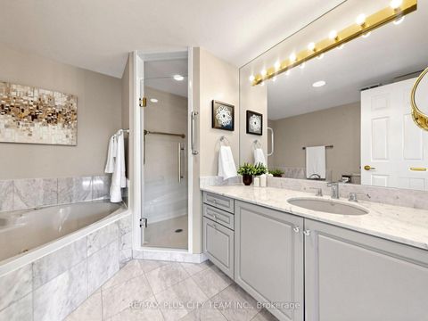 Photo 15 at 701 - 1818 Bayview Avenue, Mount Pleasant East, Toronto