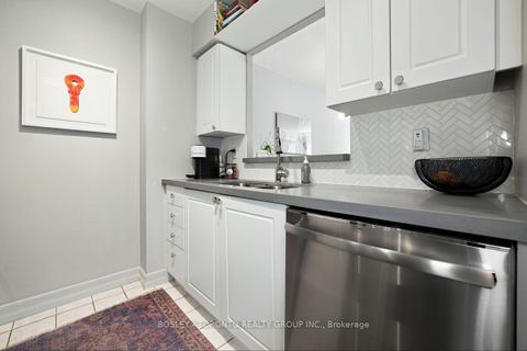 Photo 13 at 808 - 5 Rosehill Avenue, Moore Park, Toronto