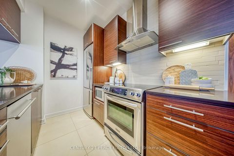 Photo 10 at 801 - 1 Market Street, Waterfront Communities C8, Toronto
