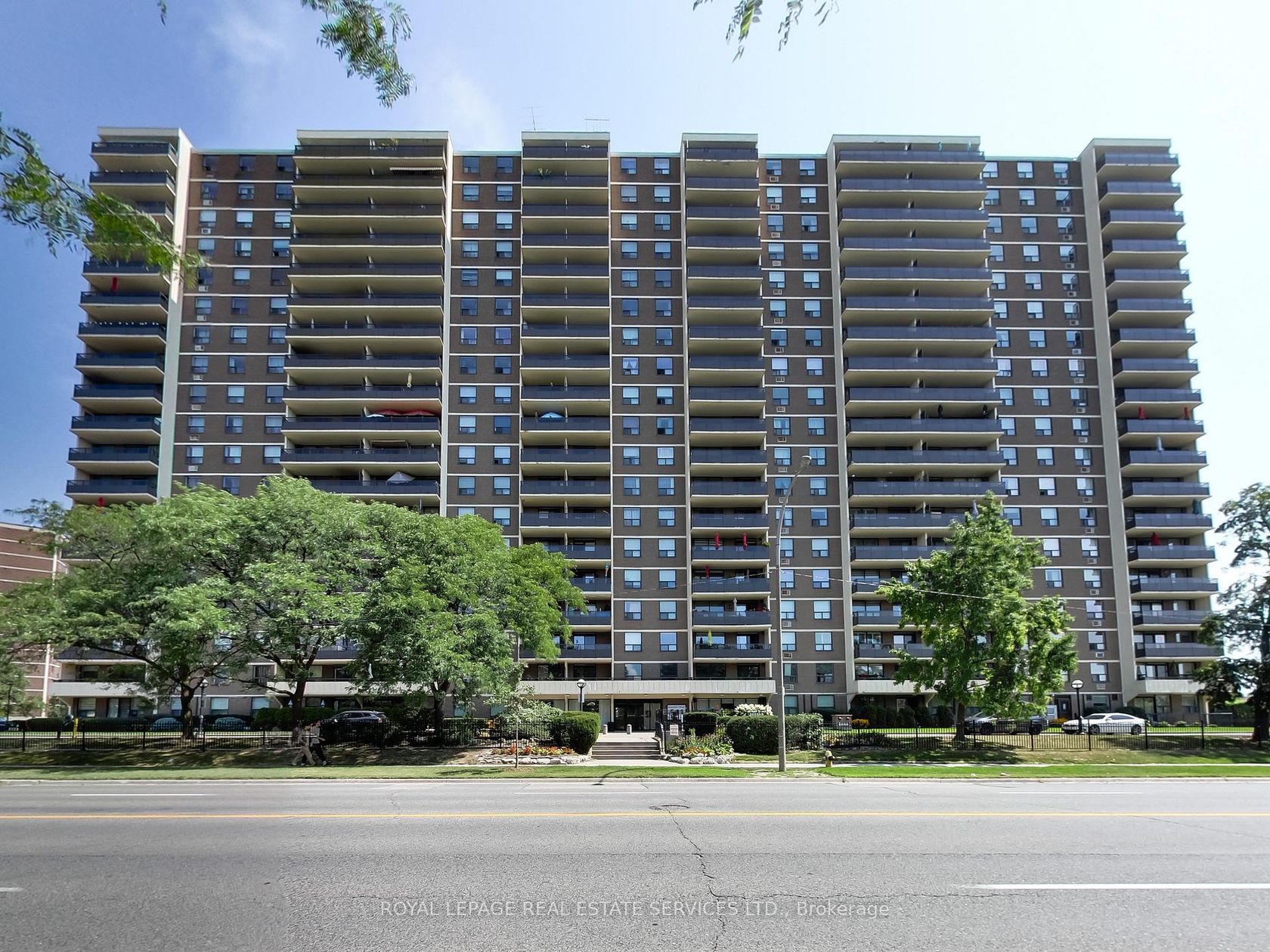 702 - 511 The West Mall Road, Etobicoke West Mall, Toronto 